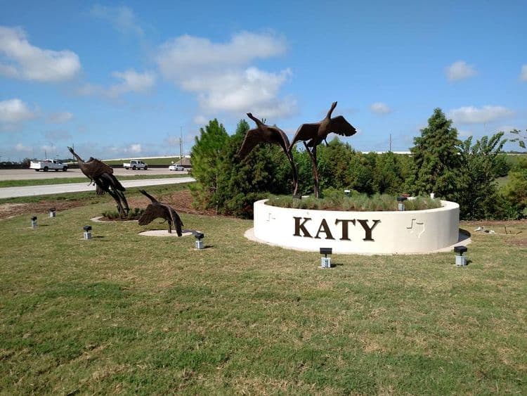 Wildlife Monuments - The Flight - Thumbnail 3